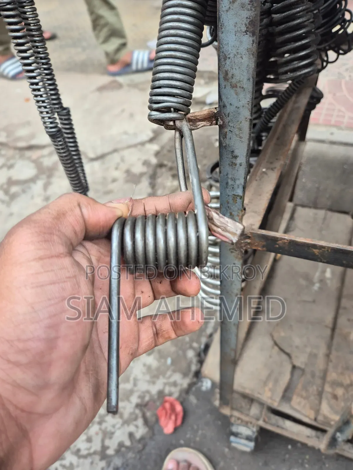 Wear Metal Spring