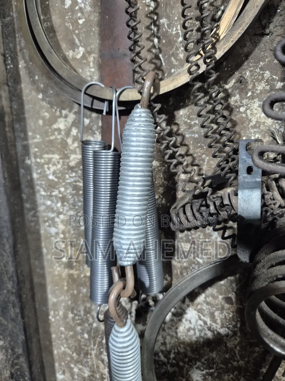 Wear Metal Spring