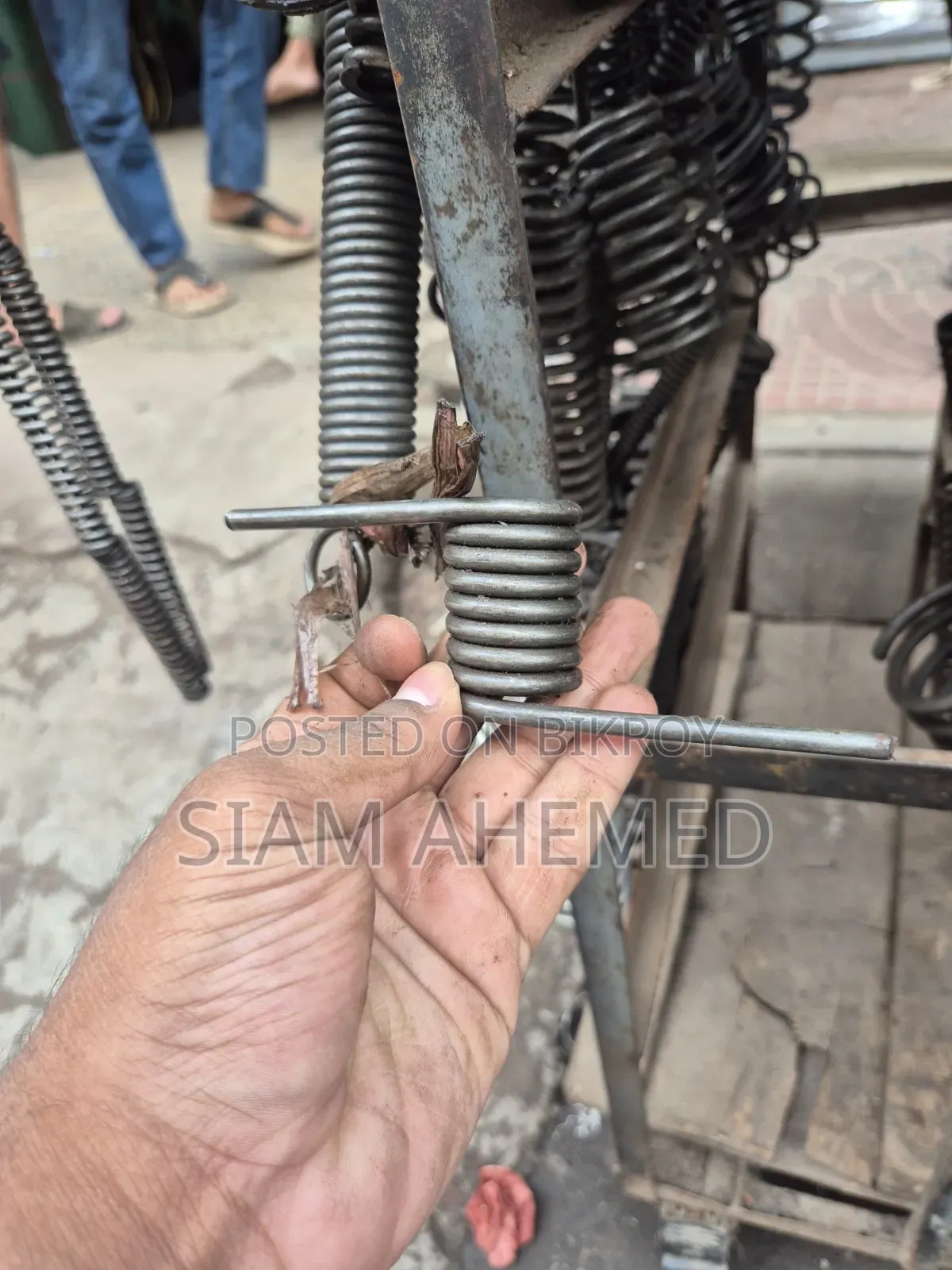 Wear Metal Spring
