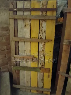 5x7 Feet Wooden Bed
