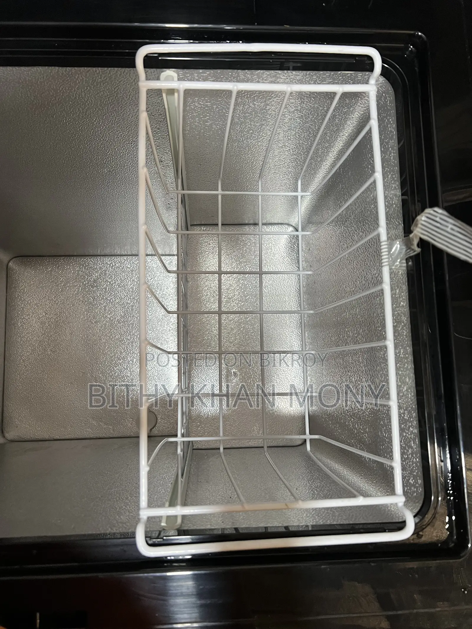 Walton Deep Fridge 145 Liters (Used for 1 year - with warranty card)