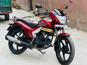 Mahindra Centuro 2016 Red