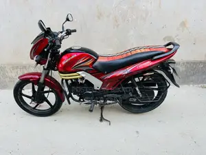 Mahindra Centuro 2016 Red