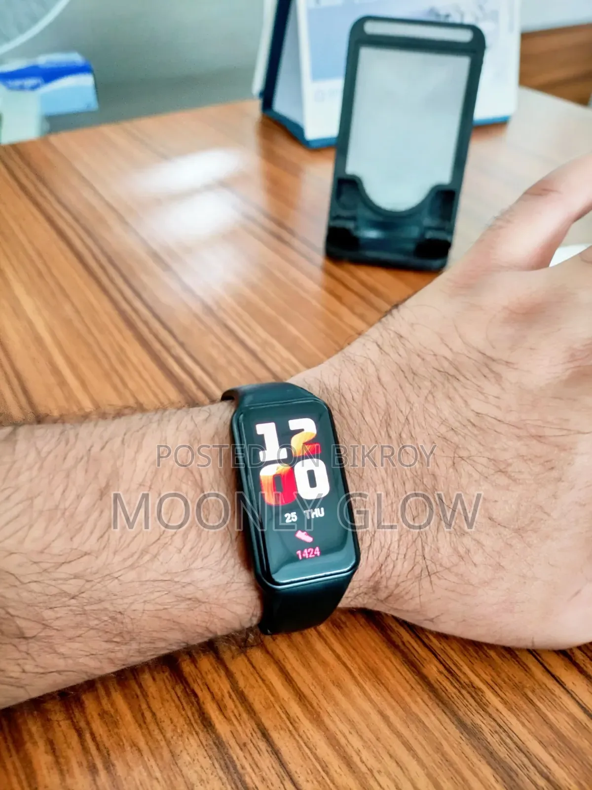 Honor Band 6 (Official Smart Band)
 Super Amoled Display