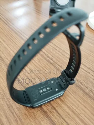 Honor Band 6 (Official Smart Band)
 Super Amoled Display