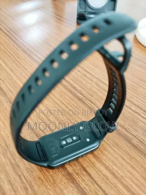 Honor Band 6 (Official Smart Band)
 Super Amoled Display