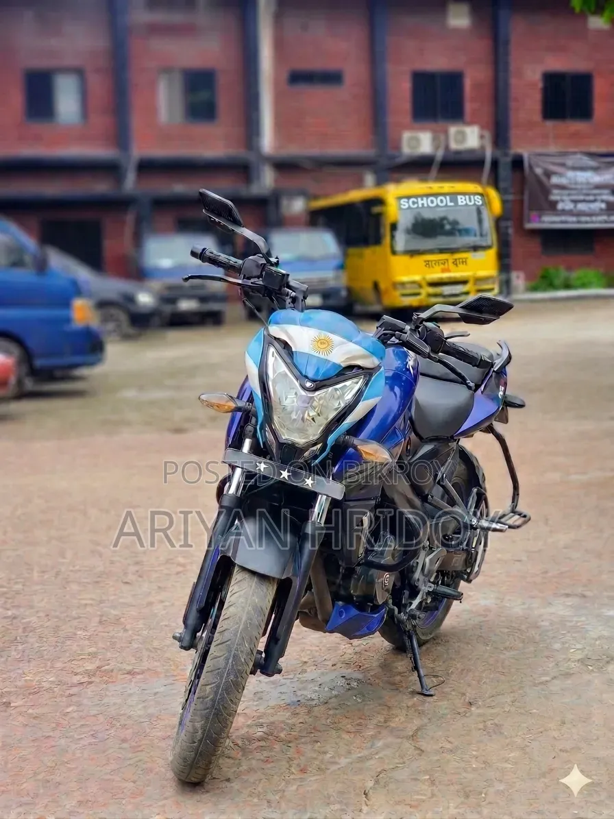 বাজাজ পালসার এনএস ১৬০ ২০২১ নীল