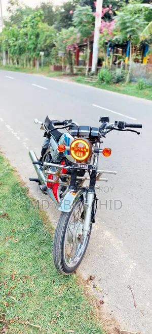Yamaha 2002 White