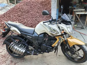 ইয়ামাহা এফজেড ২০১৬ হোয়াইট