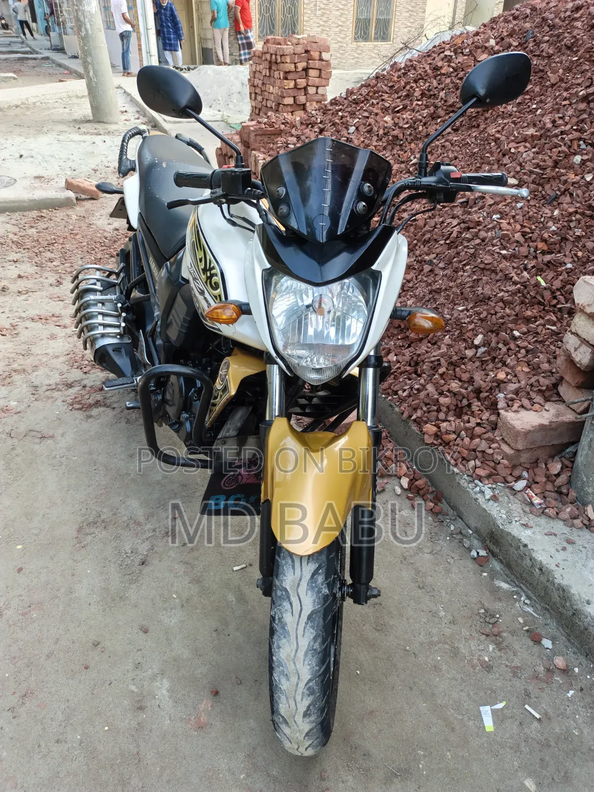 ইয়ামাহা এফজেড ২০১৬ হোয়াইট
