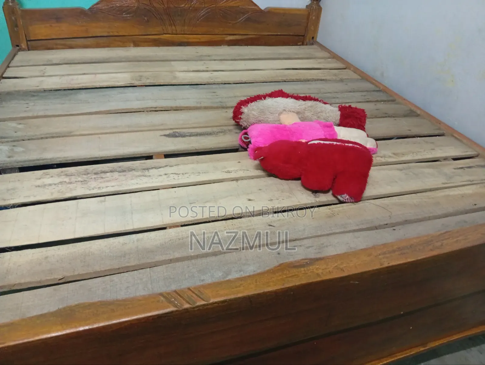 A bed and a study table will be sold