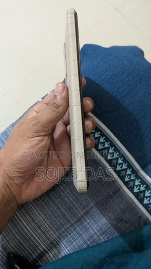 Vivo V23 128 GB