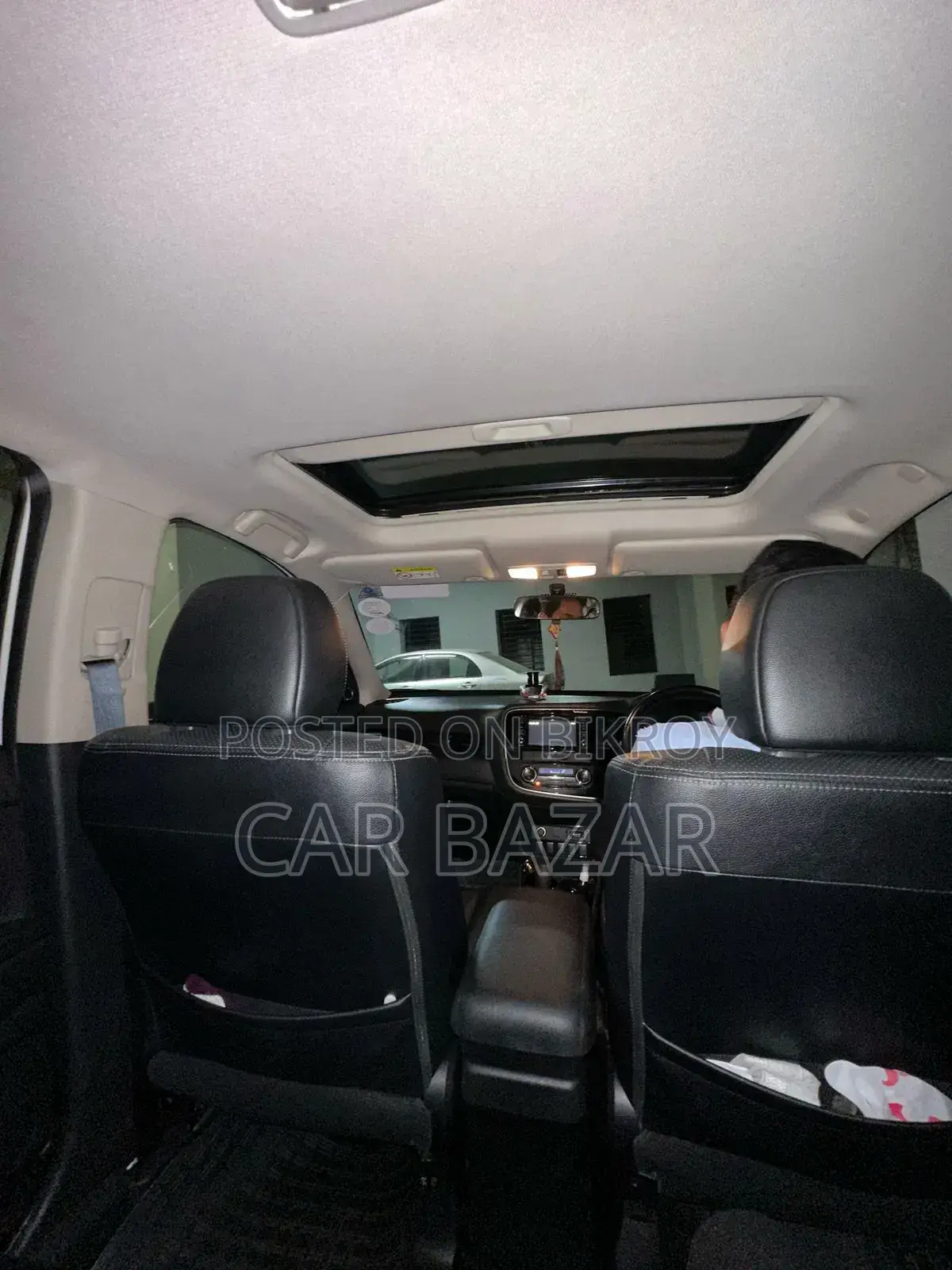 Mitsubishi Outlander 2018 Off White