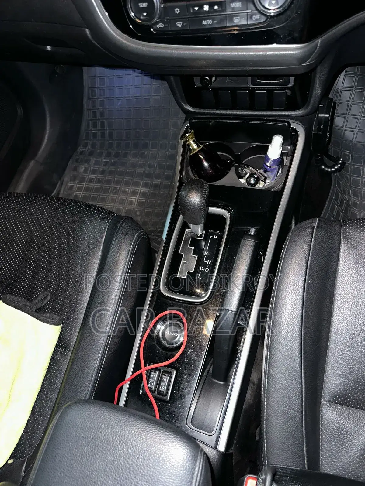 Mitsubishi Outlander 2018 Off White