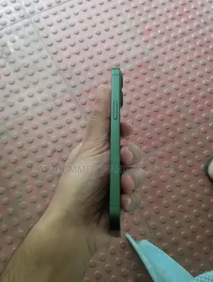Apple iPhone 13 128 GB Green