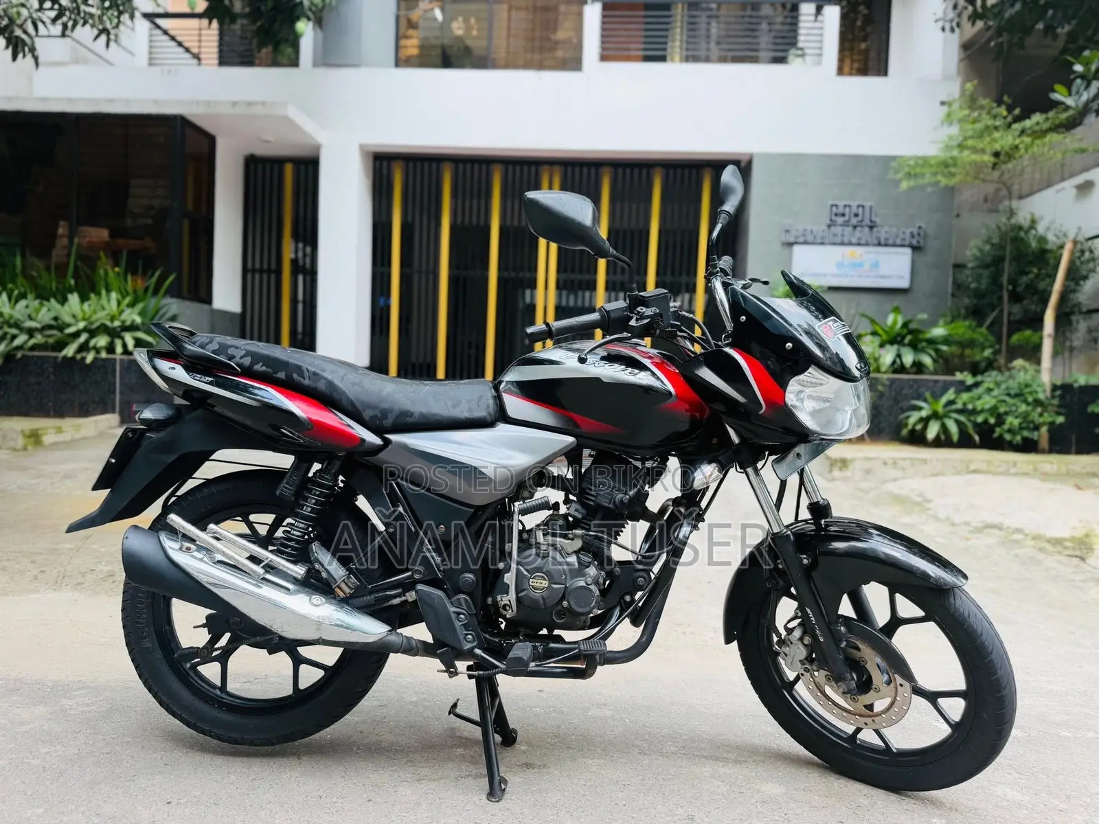 Bajaj Discover 125 2020 Black