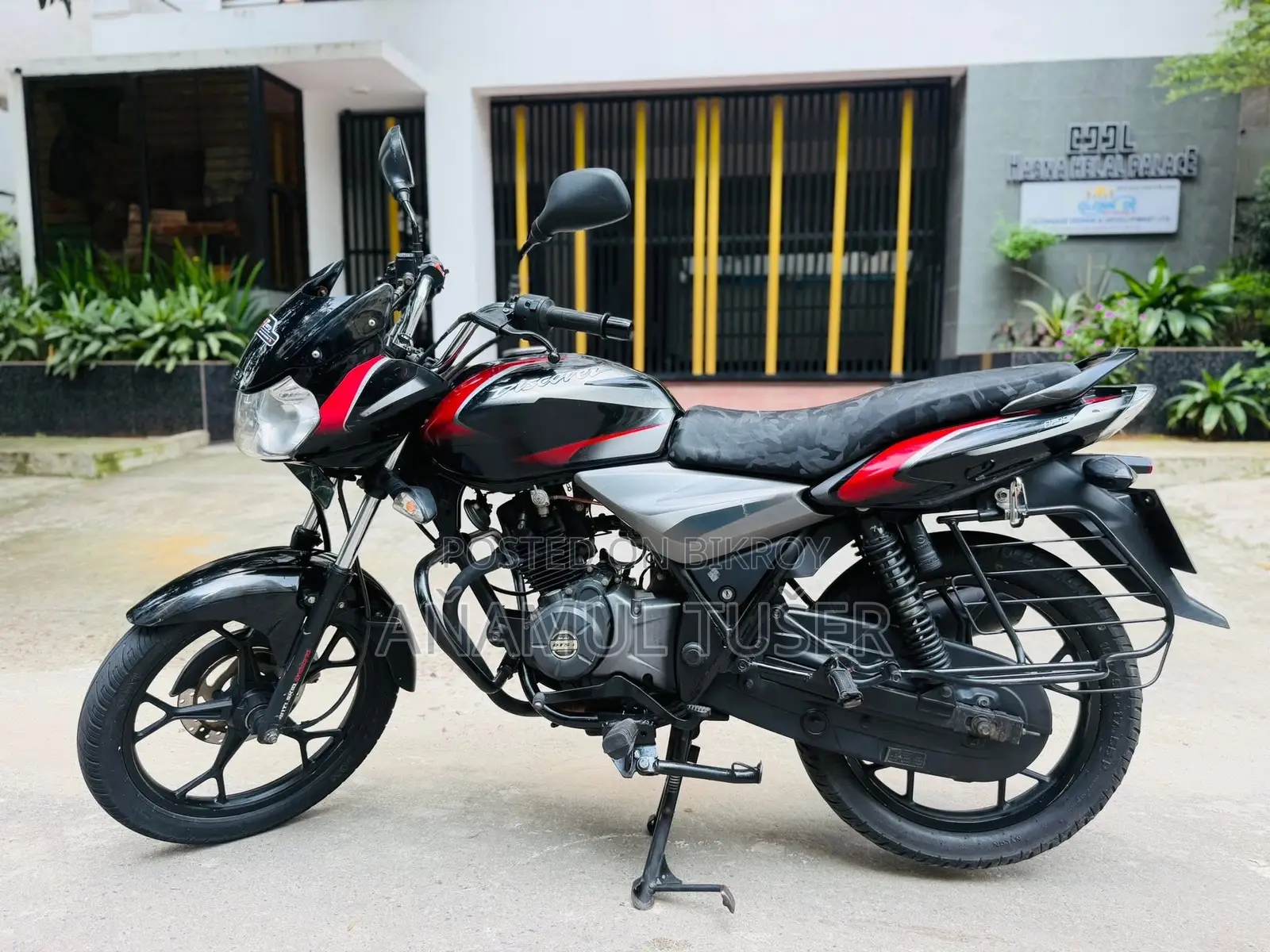 Bajaj Discover 125 2020 Black