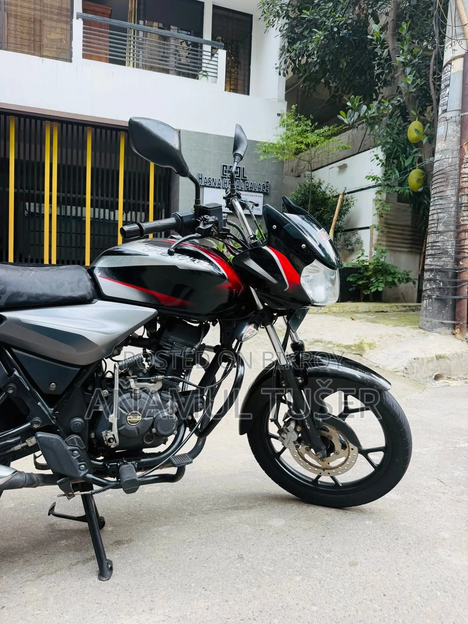 Bajaj Discover 125 2020 Black