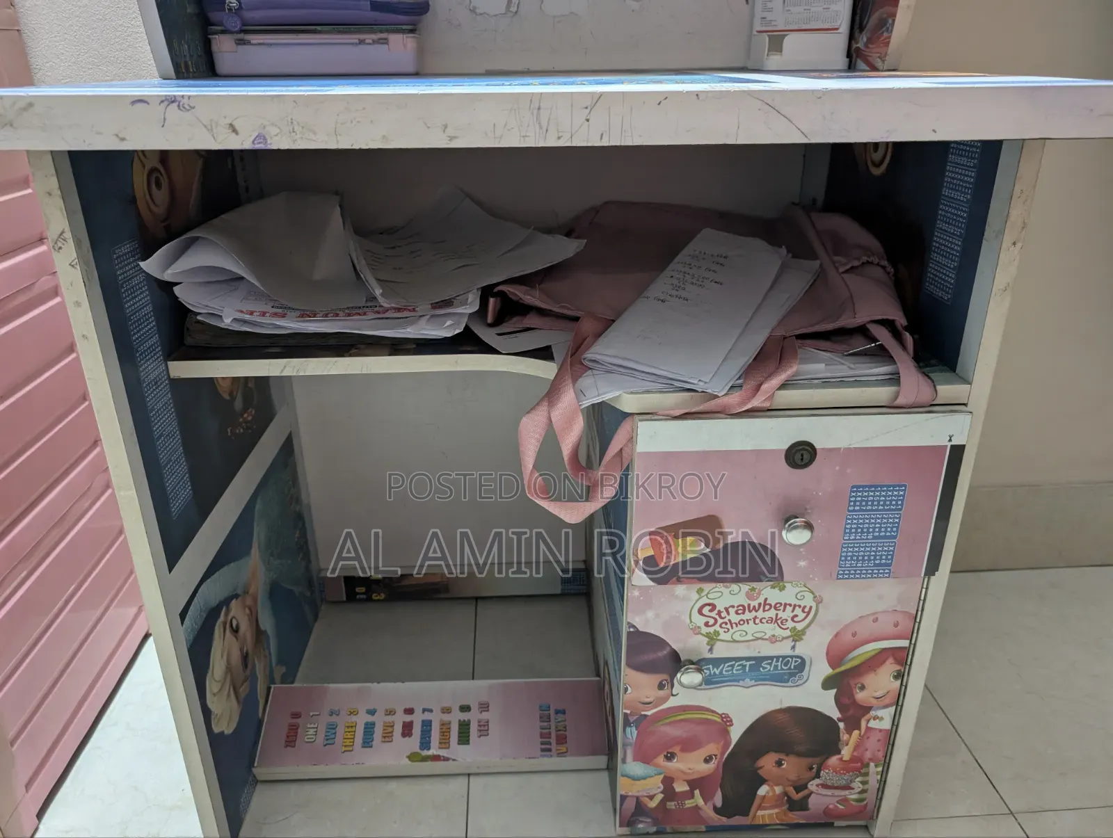 Reading Table