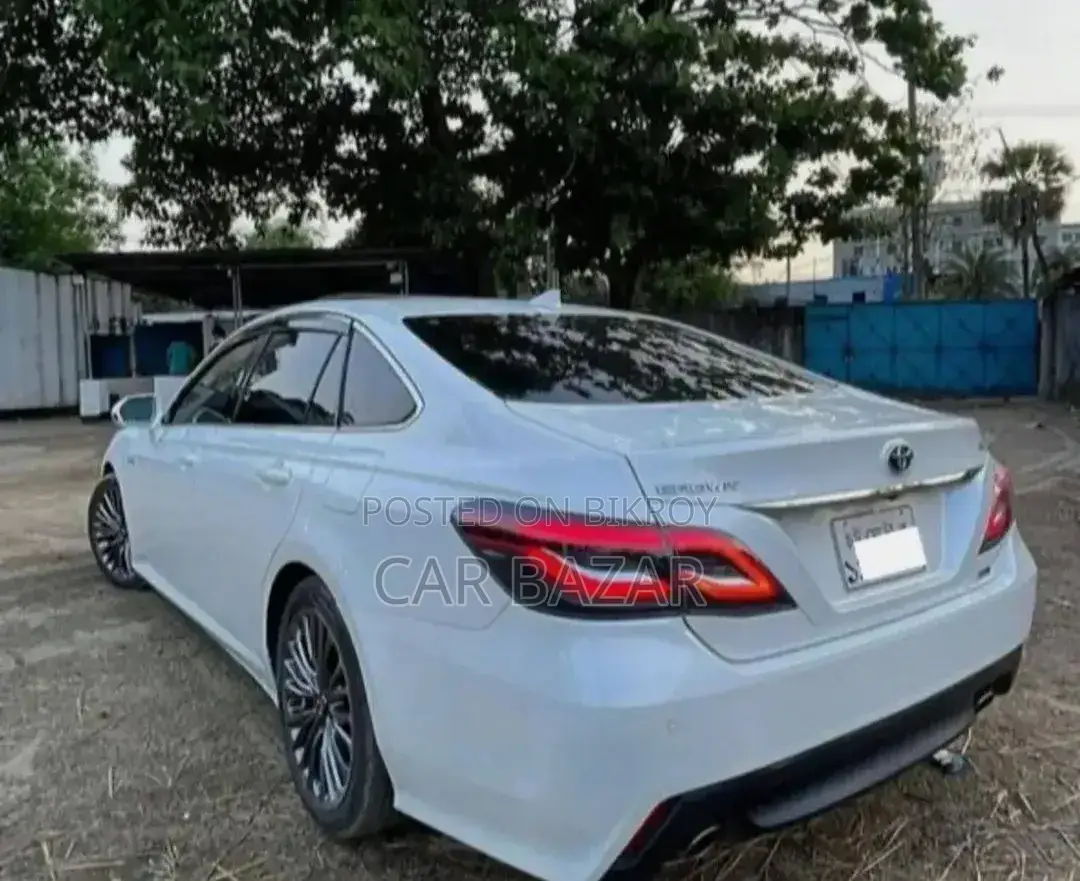 Toyota Crown 2019 White