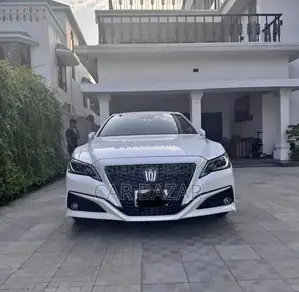 Toyota Crown 2019 White