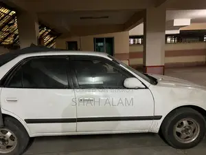 Toyota Corolla 1996 White