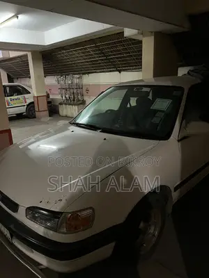 Toyota Corolla 1996 White