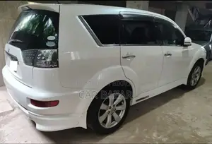 Mitsubishi Outlander 2011 White