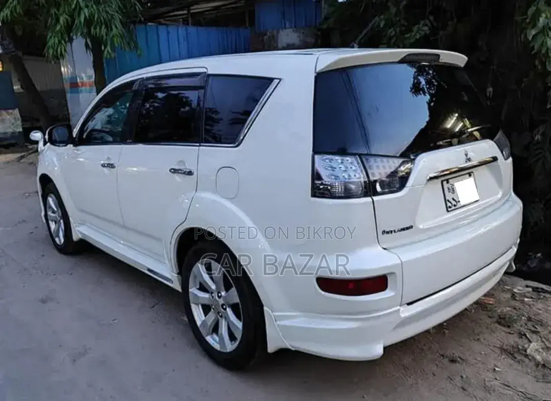 Mitsubishi Outlander 2011 White