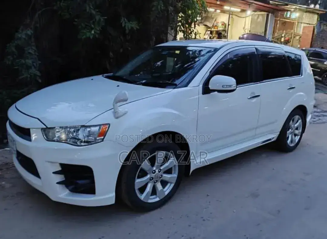 Mitsubishi Outlander 2011 White