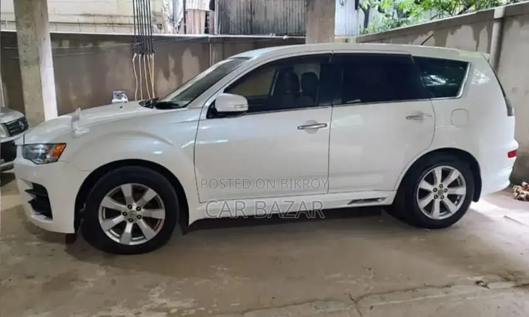 Mitsubishi Outlander 2011 White
