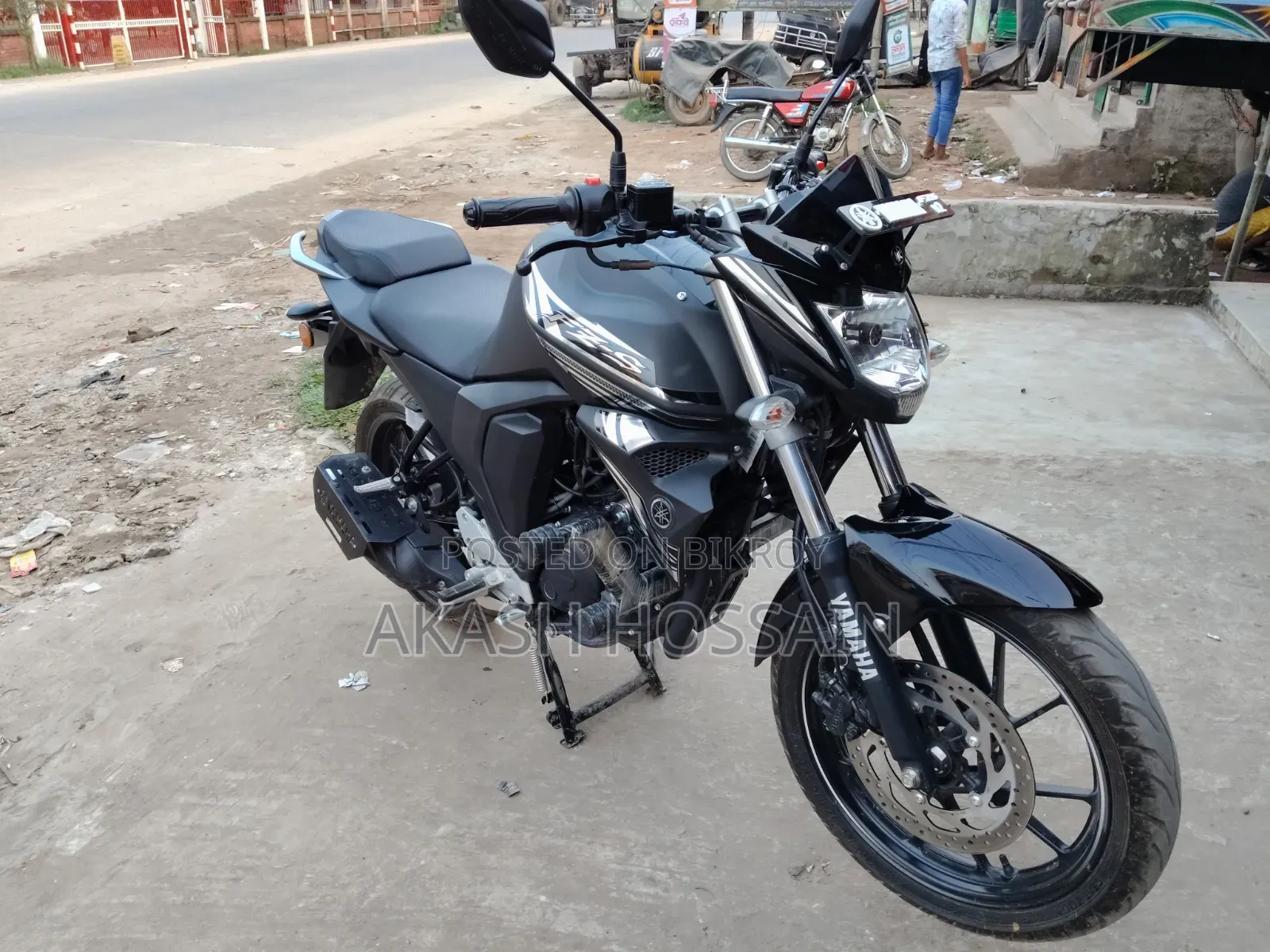 নতুন ইয়ামাহা এফজেড ২০২৬ কালো