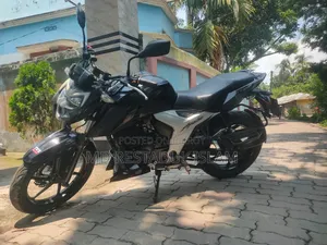 TVS Apache RTR 160 4V 2022 Black