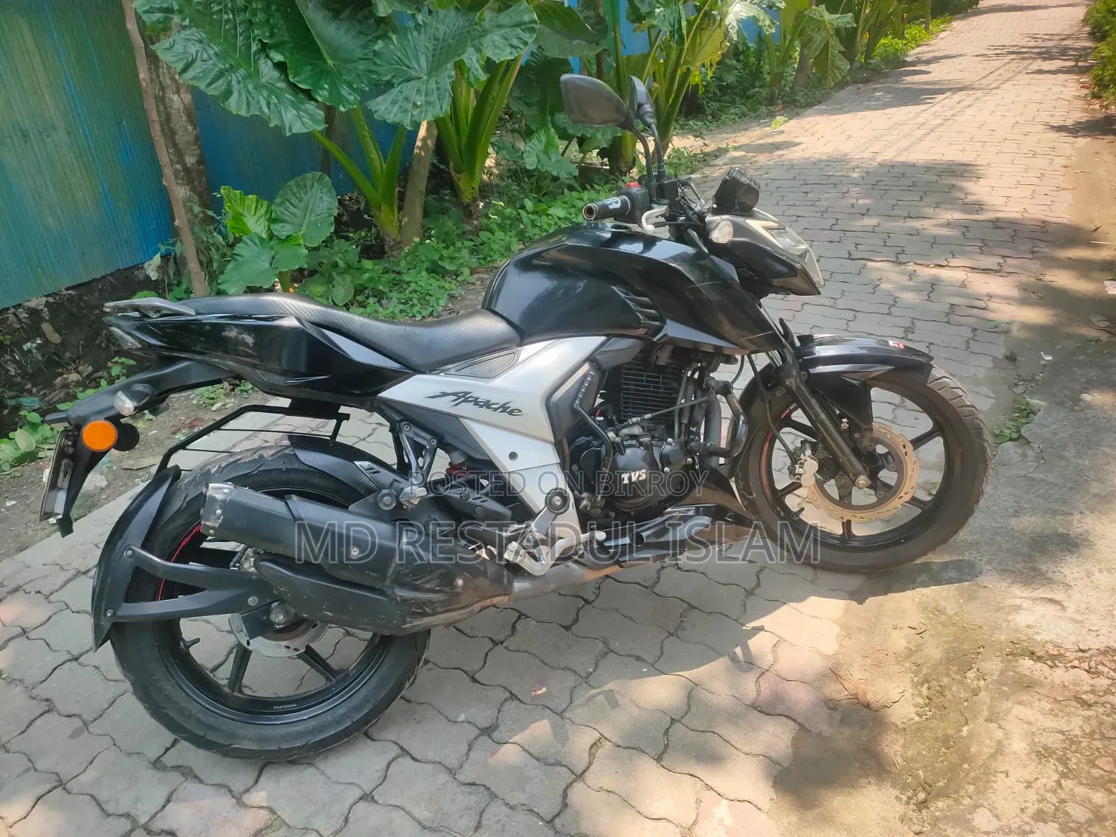 TVS Apache RTR 160 4V 2022 Black