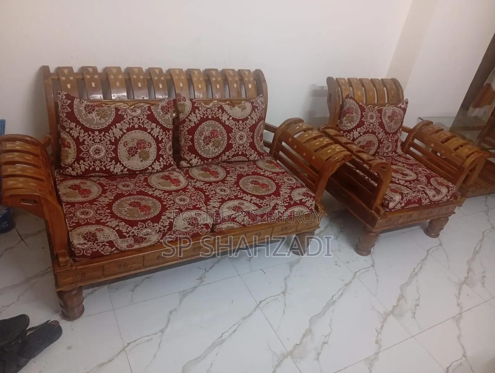 For sale, sofa set
