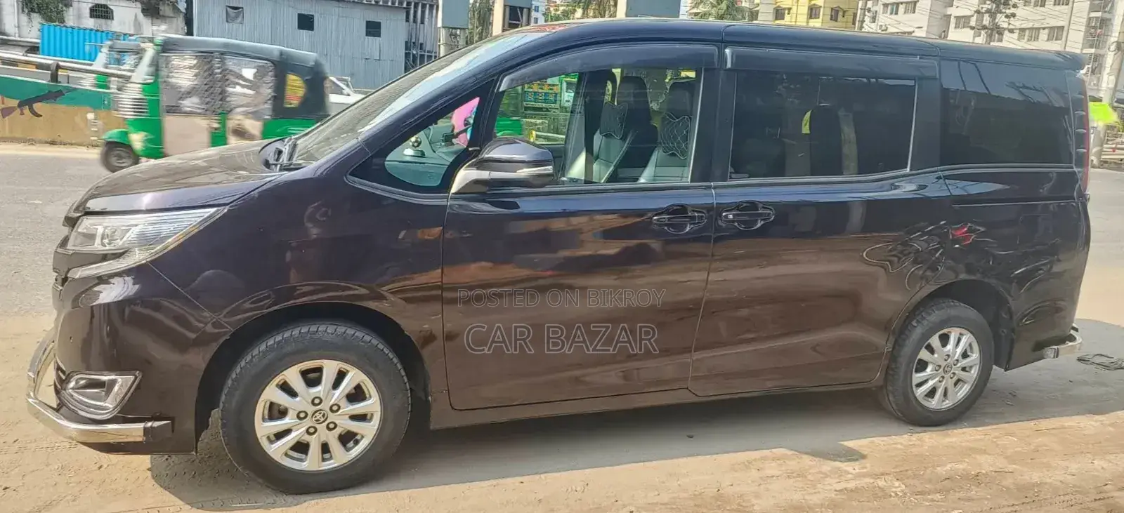 Toyota Noah 2019 Purple