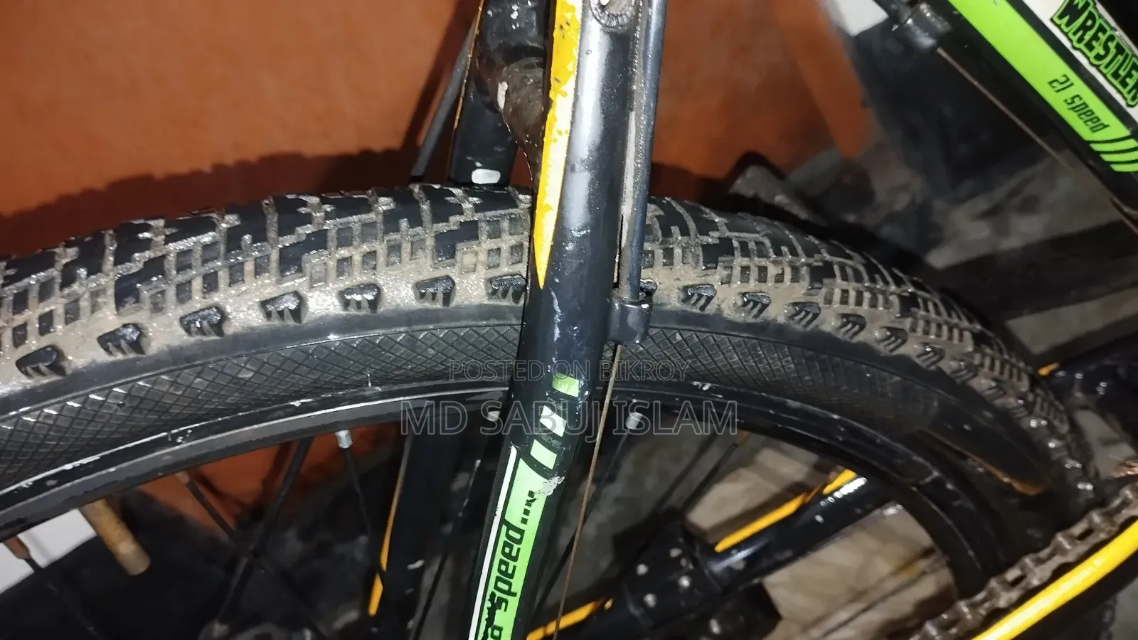 Bought new six months ago, used for 1 month, has been lying unused since, so I want to sell it