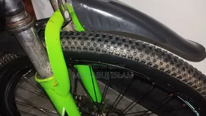 Bought new six months ago, used for 1 month, has been lying unused since, so I want to sell it