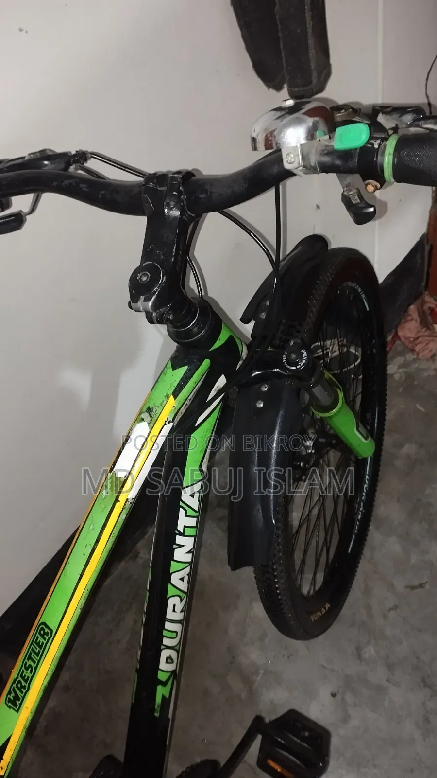 Bought new six months ago, used for 1 month, has been lying unused since, so I want to sell it