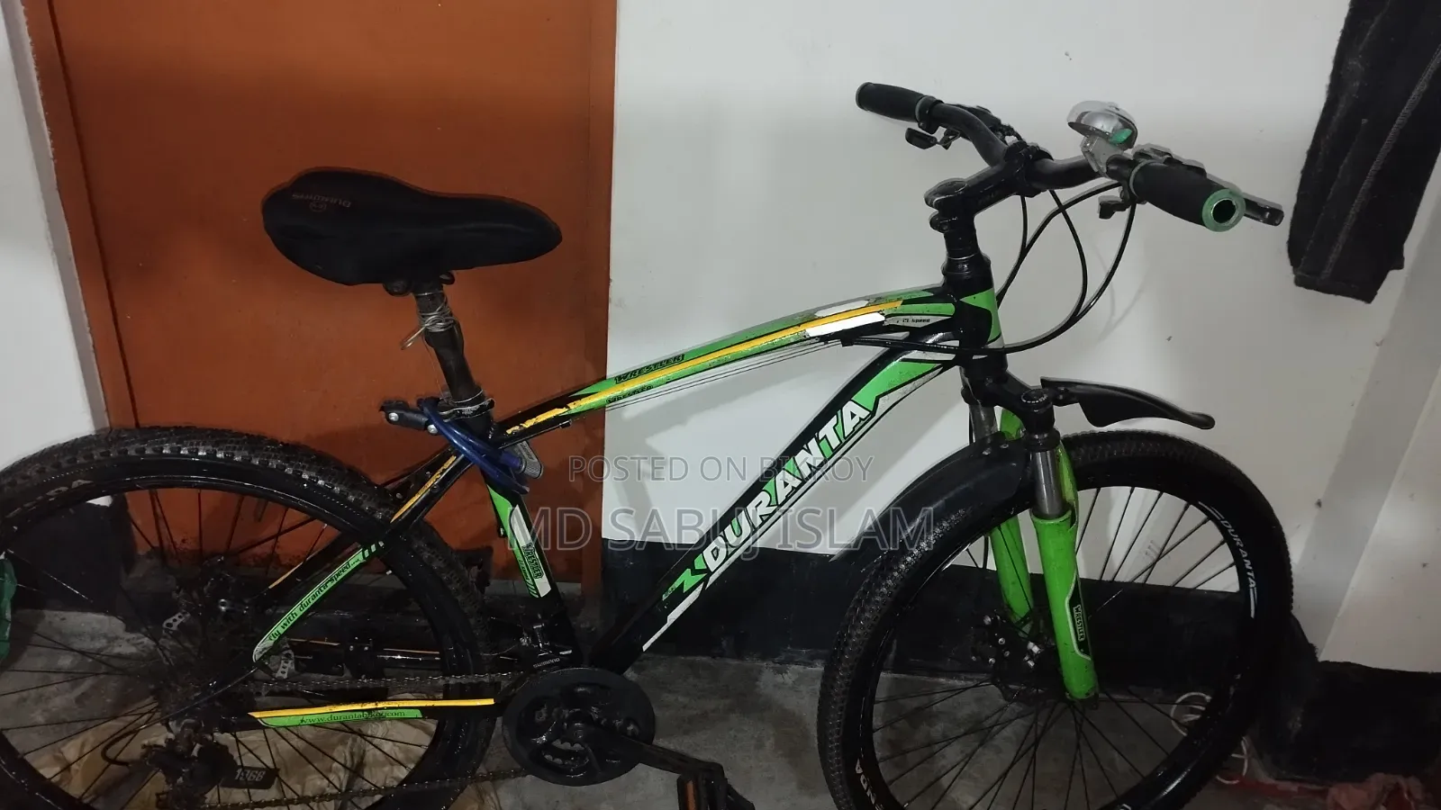 Bought new six months ago, used for 1 month, has been lying unused since, so I want to sell it