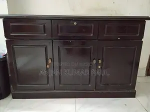 ৩-দরজা, ৩-ড্রয়ার বিশিষ্ট মাল্টি-পারপাস স্টোরেজ ক্যাবিনেট / ডিনার ওয়াগন বেস