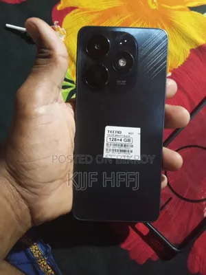 টেকনো স্পার্ক ২০সি ১২৮ জিবি ব্ল্যাক