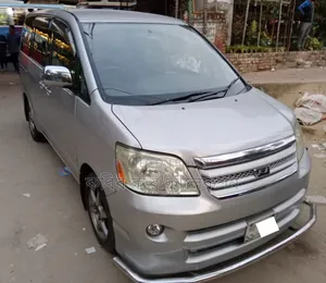 Toyota Noah 2003 Silver