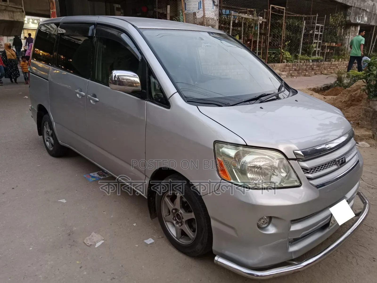 Toyota Noah 2003 Silver