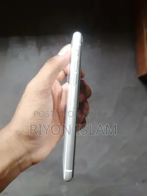 Apple iPhone XR 64 GB White