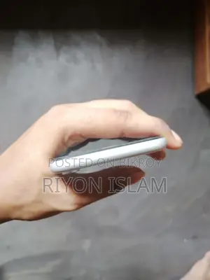 Apple iPhone XR 64 GB White