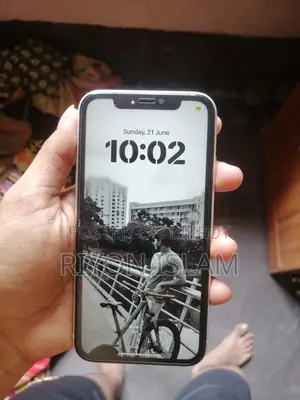 Apple iPhone XR 64 GB White