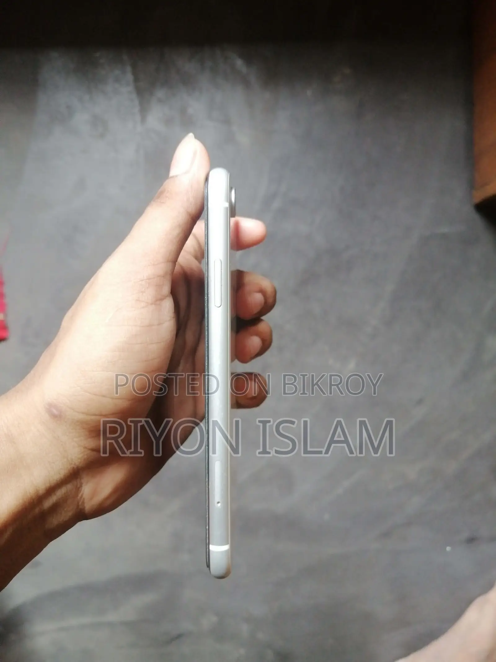 Apple iPhone XR 64 GB White