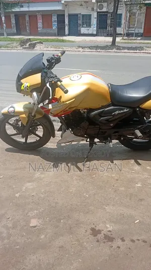 TVS Apache RTR 160 2V 2012 Yellow