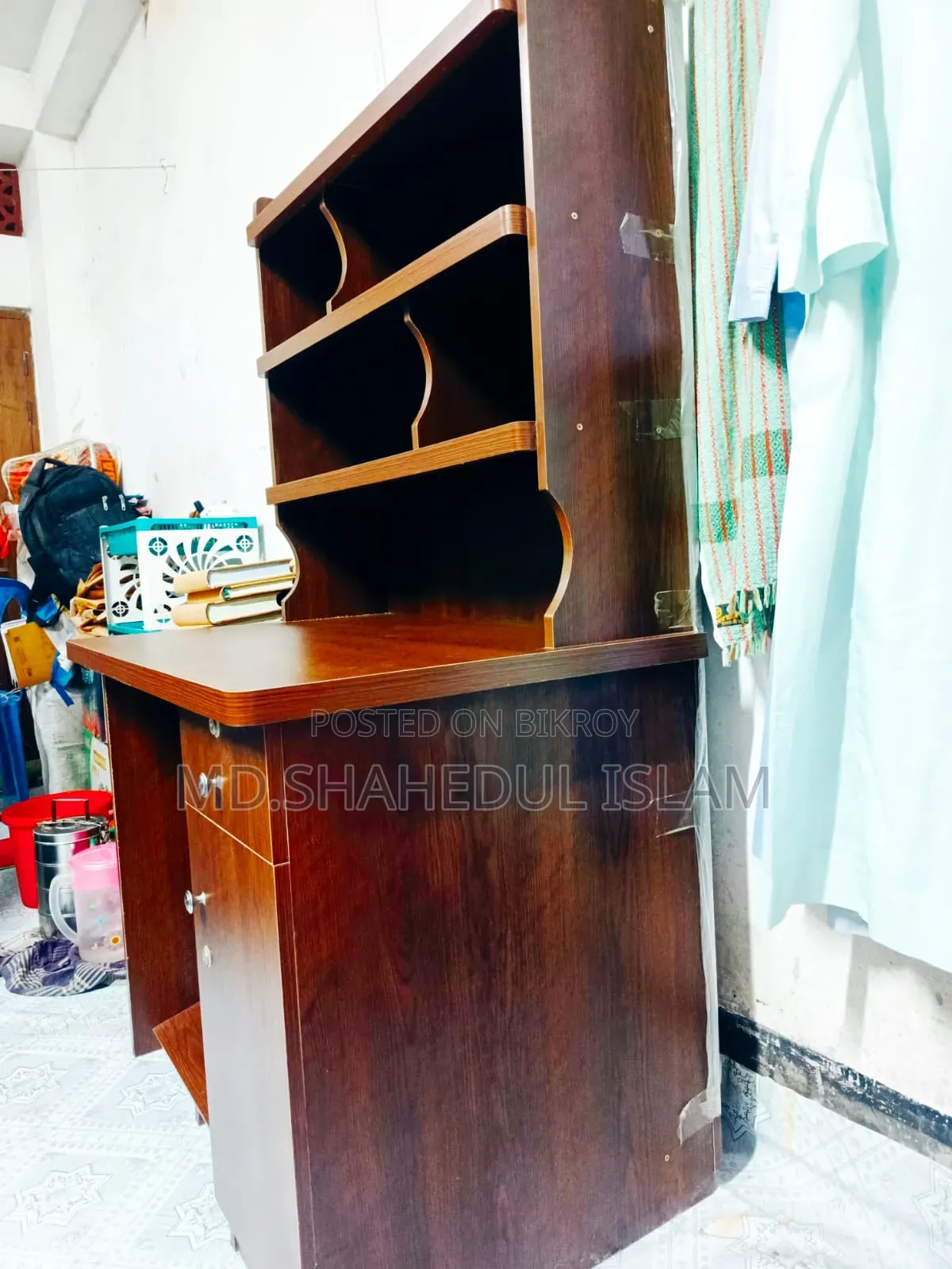 A new study table for sale.